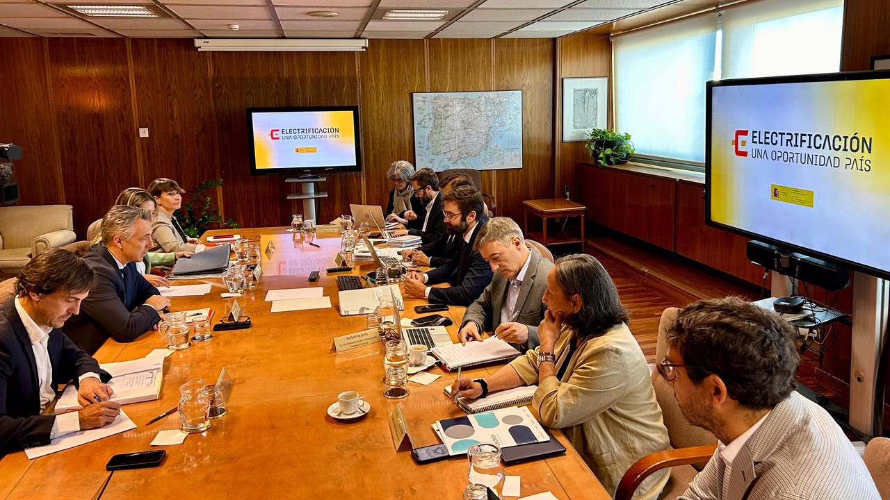 Madrid consigue el compromiso del Gobierno para asegurar el suministro eléctrico a 160.000 hogares nuevos.