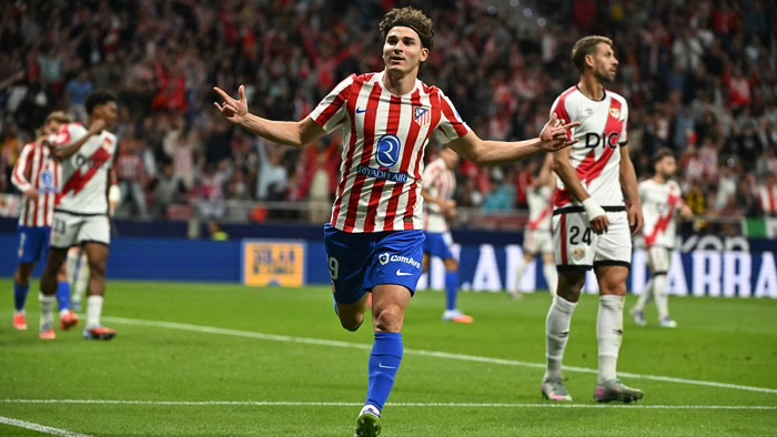 Julián Álvarez anotó los tres goles del Atlético de Madrid.