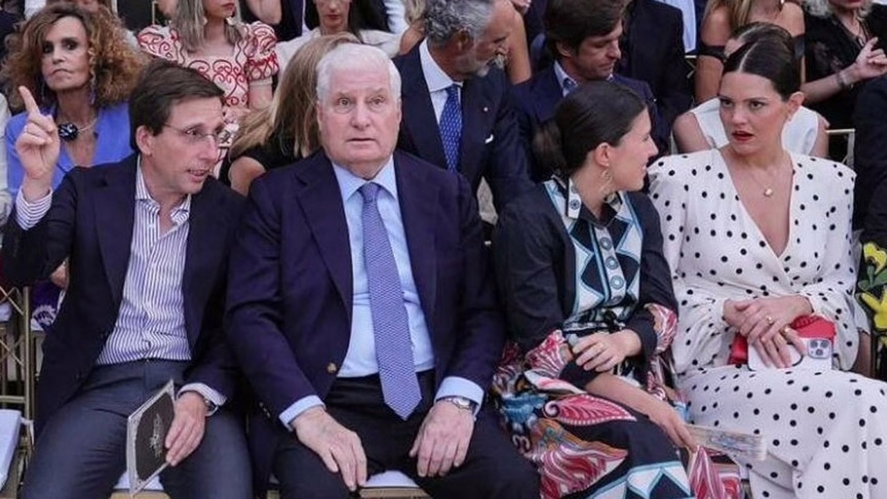 Teresa Urquijo vuelve a hacer apariciones después de ser madre en el Palacio de Liria, luciendo un vestido de Inés Domecq.