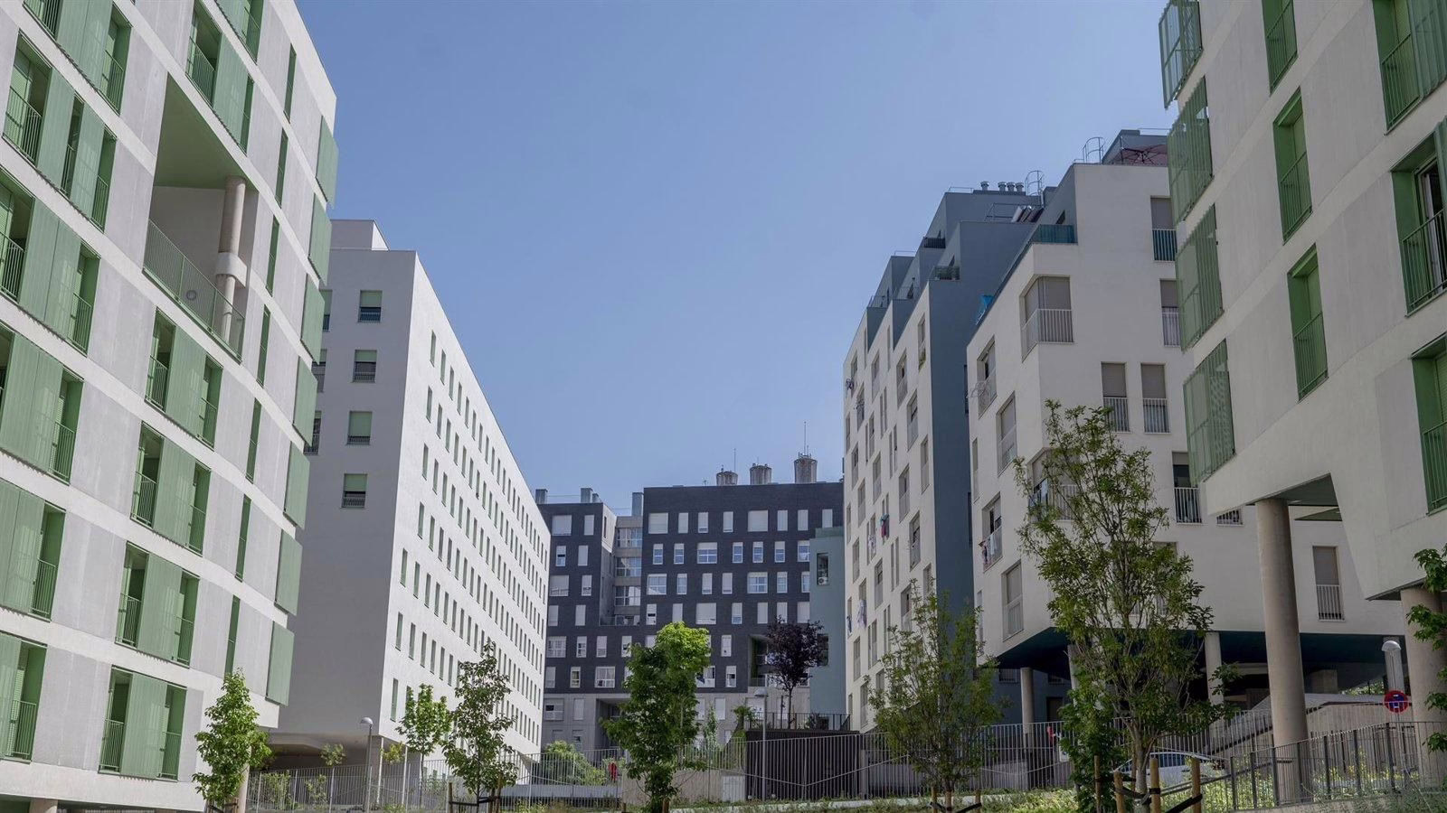 Madrid extiende los plazos de los avales hipotecarios a 50 años en el Plan de Choque 2026/2027.