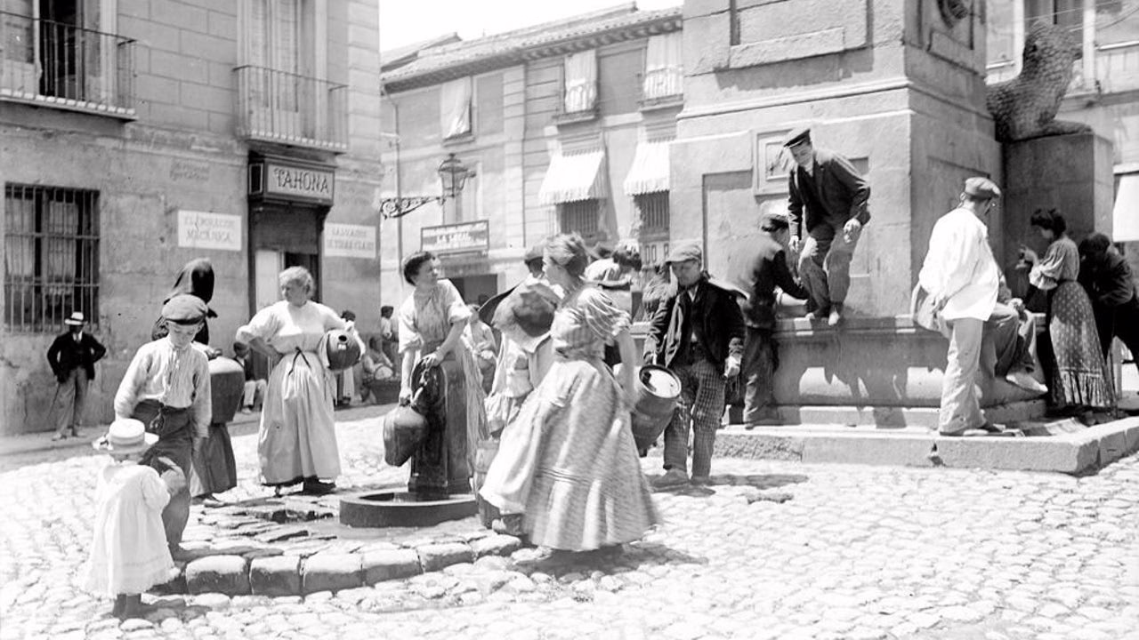 La Aventura de la Fuente de la Reina que sació la sed en Madrid.