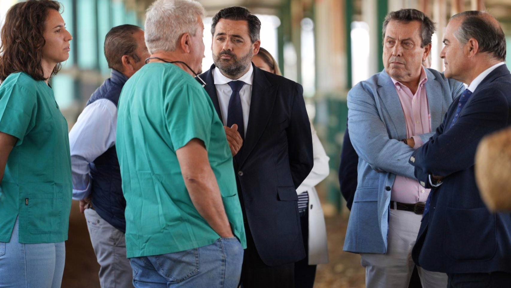 Núñez solicita a Page que detenga en el Congreso el "golpe" a los autónomos propuesto por el Gobierno de Sánchez.