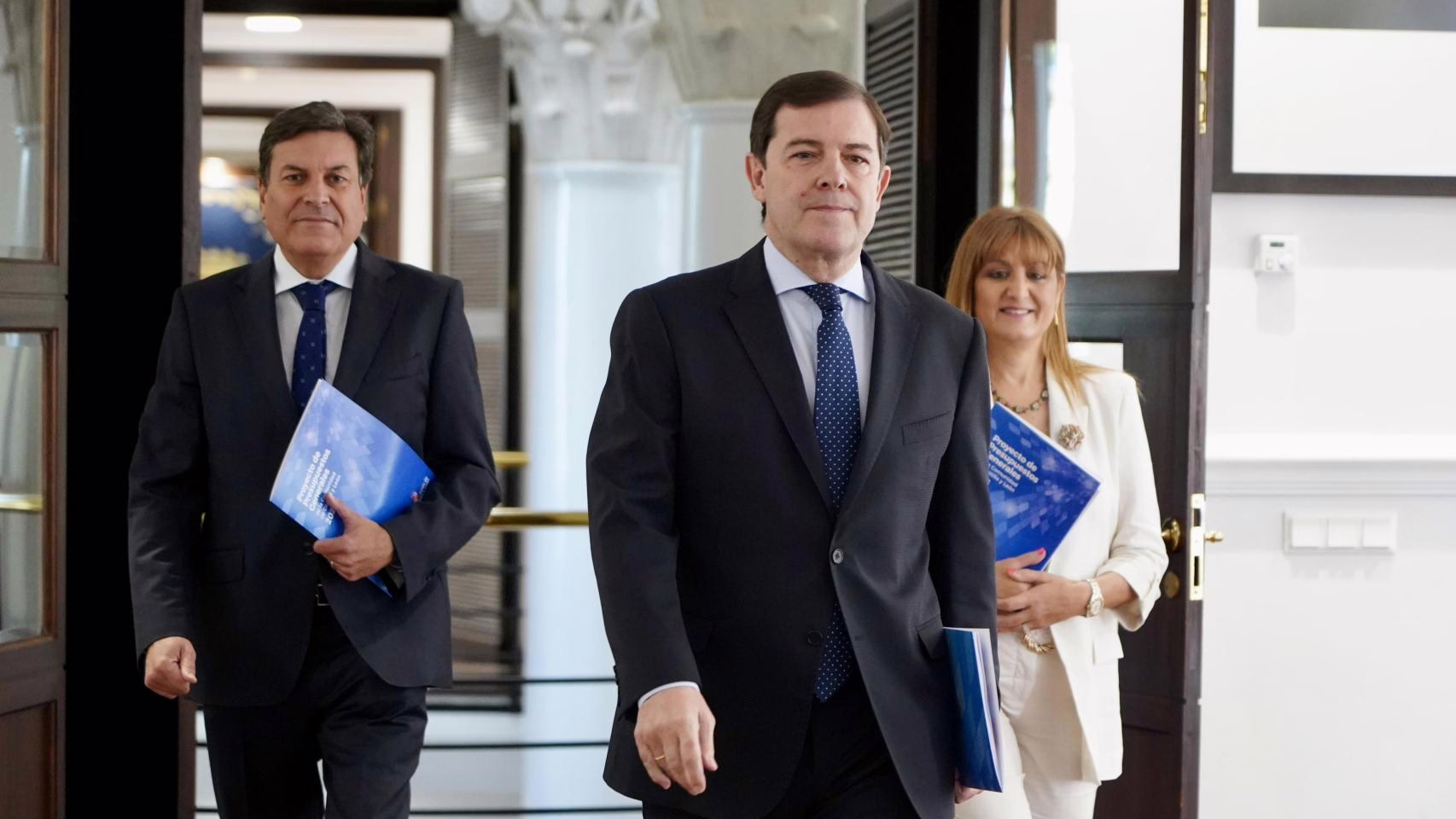 Mañueco consolida su posición ante las elecciones y presiona al PSOE y a Vox con unos presupuestos sociales sin precedentes.