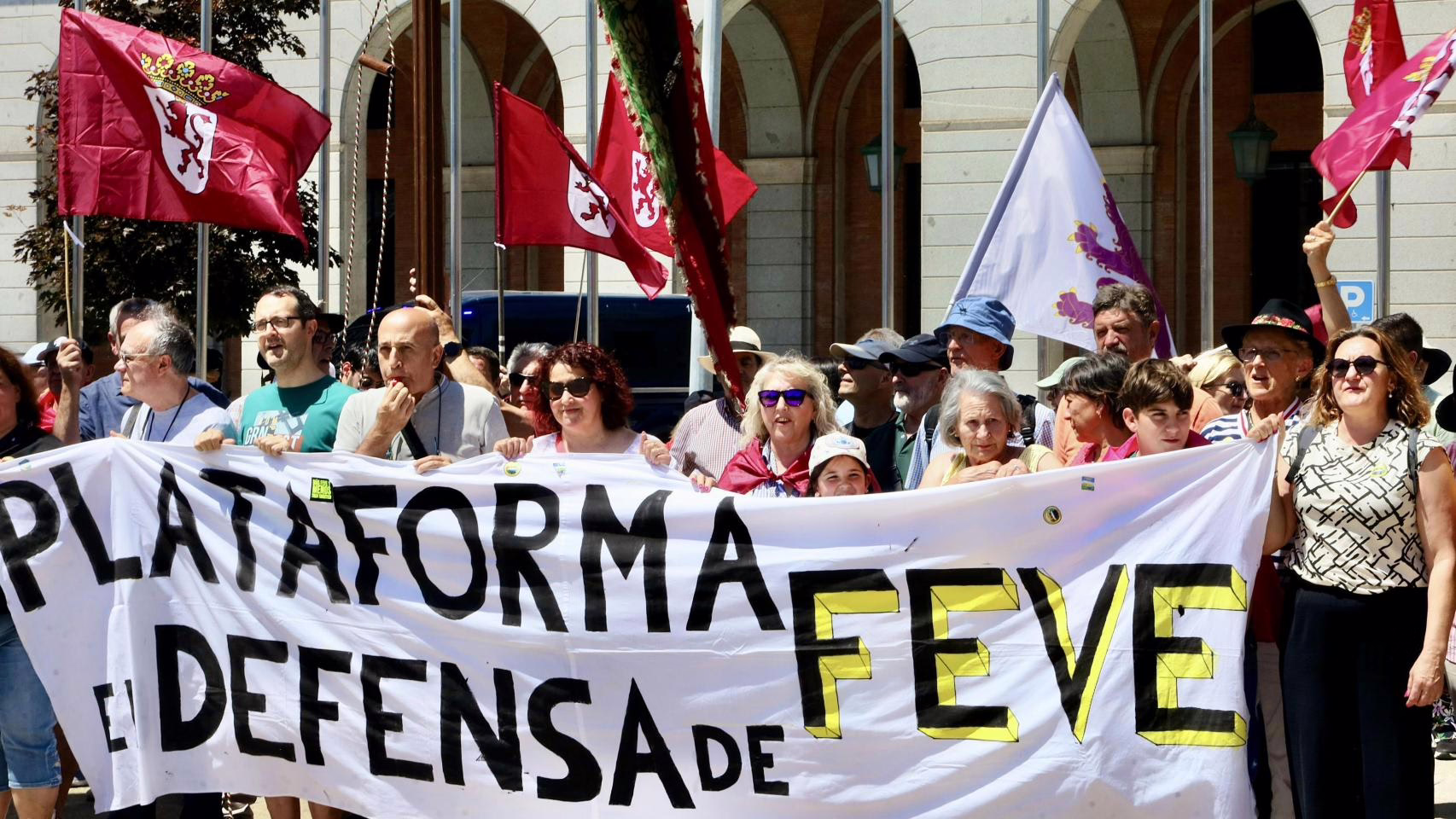 La Plataforma en Defensa de Feve dará la bienvenida a Sánchez con una manifestación a su llegada a la convención del PSOE en León.