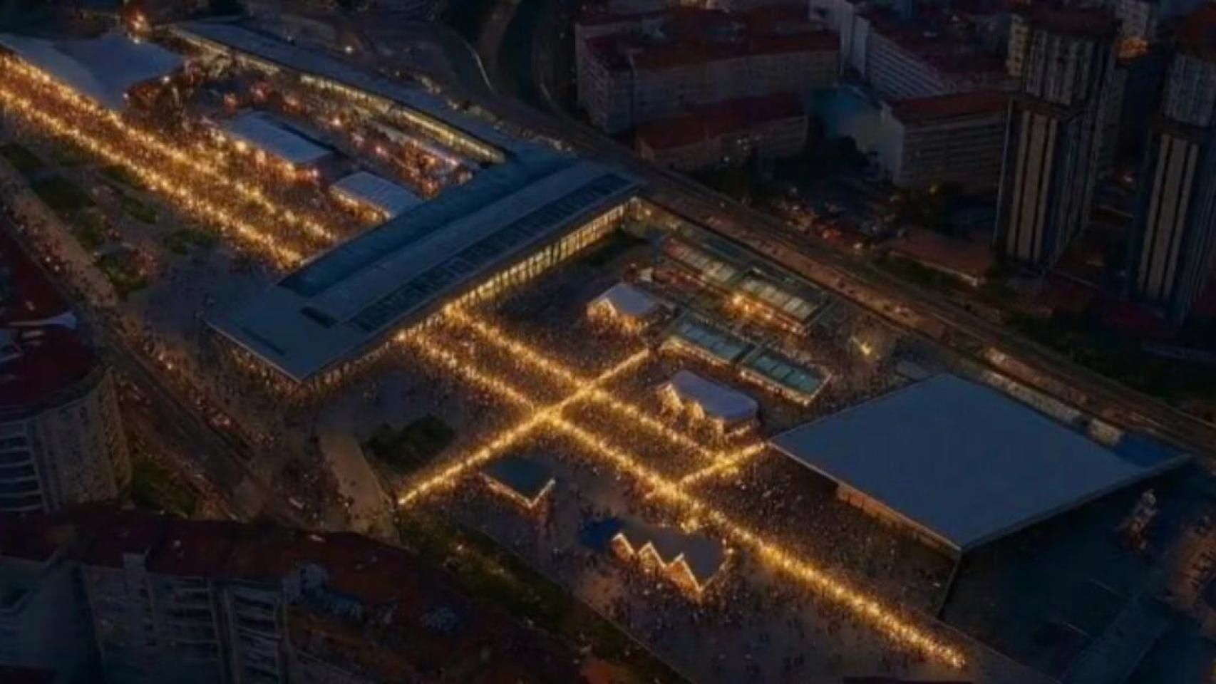 El nuevo corazón navideño de Vigo albergará 75 puestos y 2 pistas de patinaje sobre hielo.