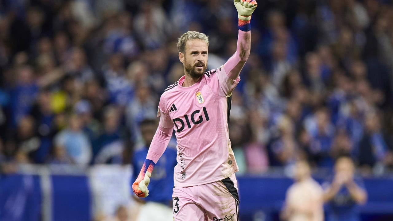 Logra asegurar su continuidad en el Real Oviedo en apenas siete partidos.