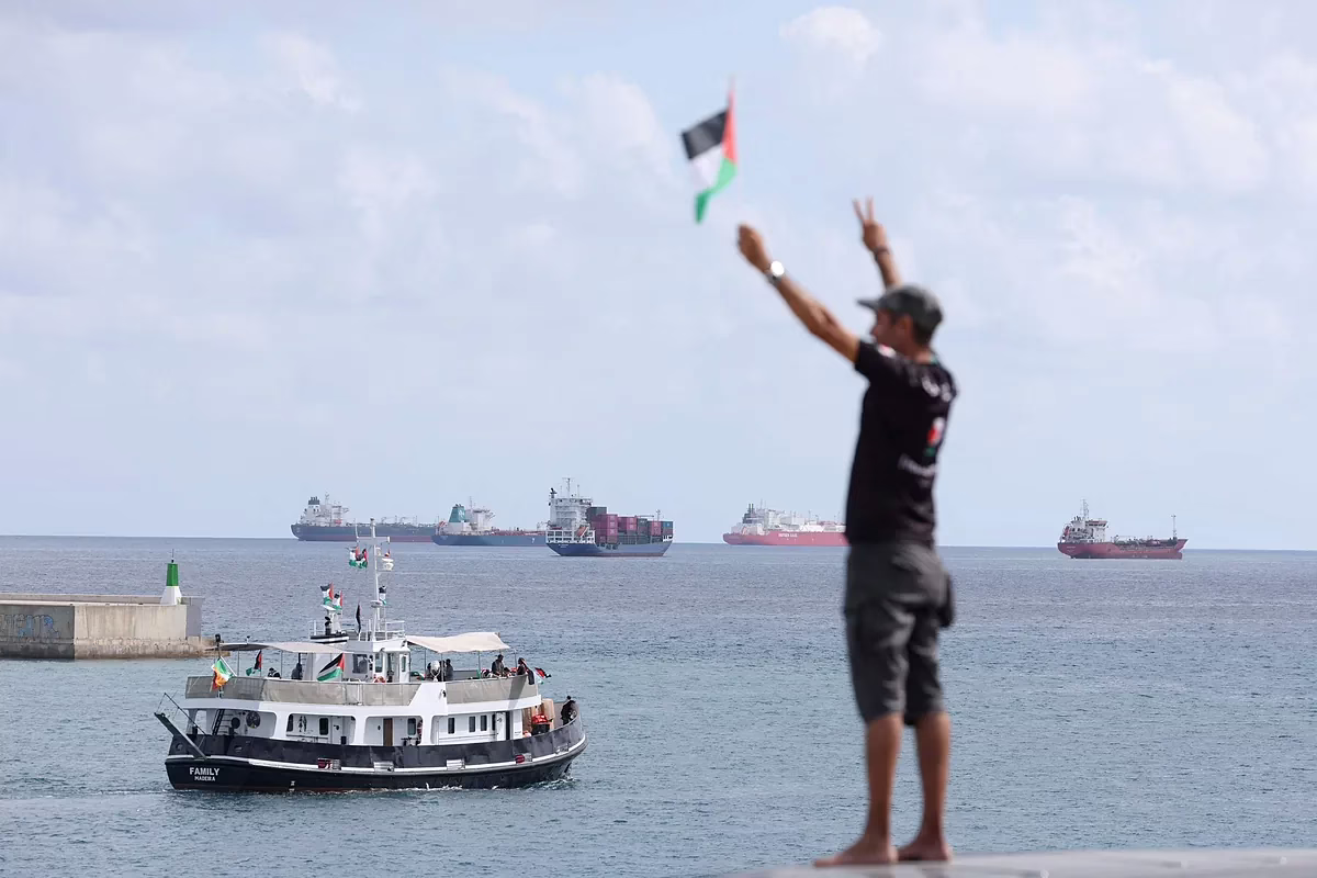 Últimas noticias sobre la flotilla de Gaza: Estudiantes de diversas ciudades de España se manifiestan en solidaridad con el pueblo palestino y exigen "la ruptura de cualquier vínculo con Israel".