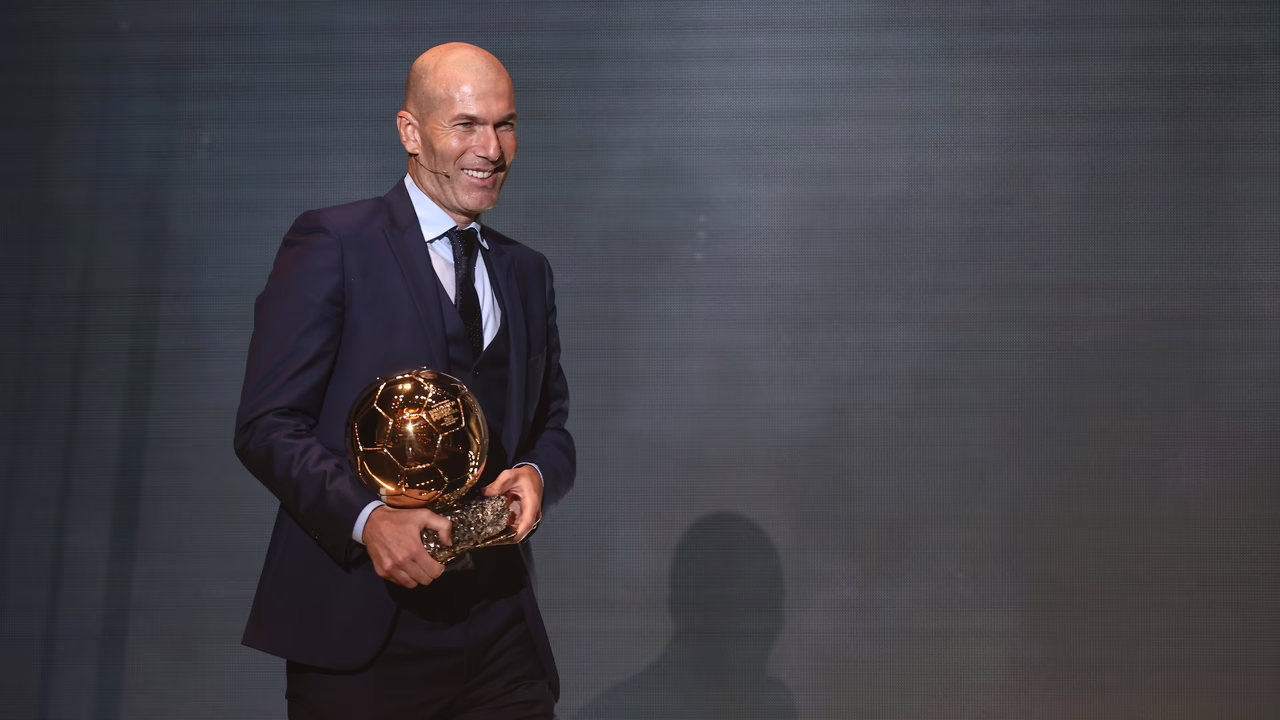 Zidane confirma su retorno a los banquillos.