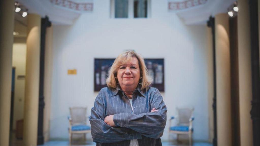 La escritora, psicóloga y funcionaria, posando para EL ESPAÑOL.