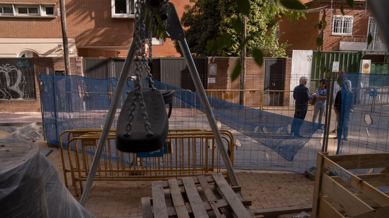 Balancearse entre entradas de vehículos.