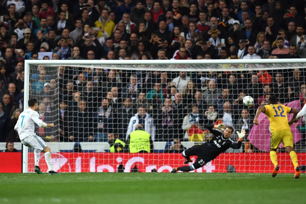 Cristiano Ronaldo marca en 2018 el gol decisivo en la eliminatoria entre Real Madrid y Juventus.
