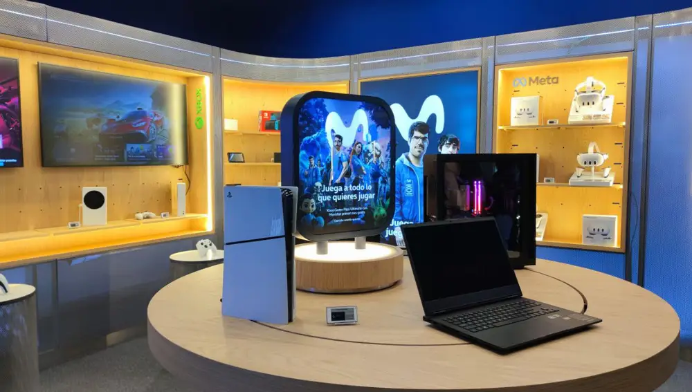 Exhibición de consolas y dispositivos gaming en el Espacio Movistar