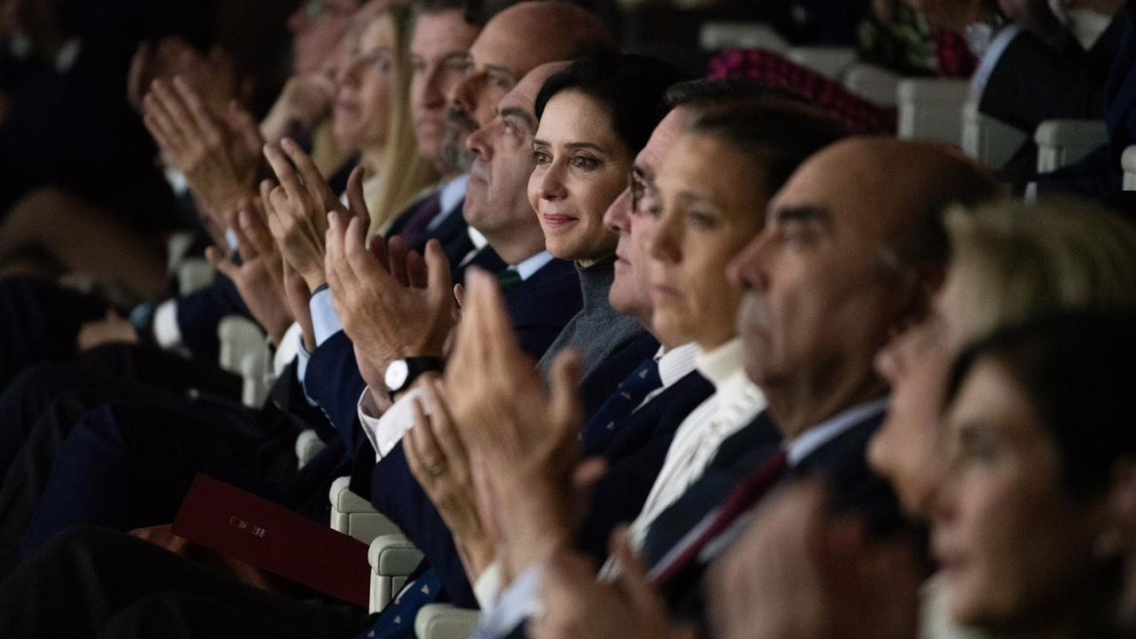 Ayuso apoya a los autónomos aumentando las ayudas en un 17,7% para 2026.