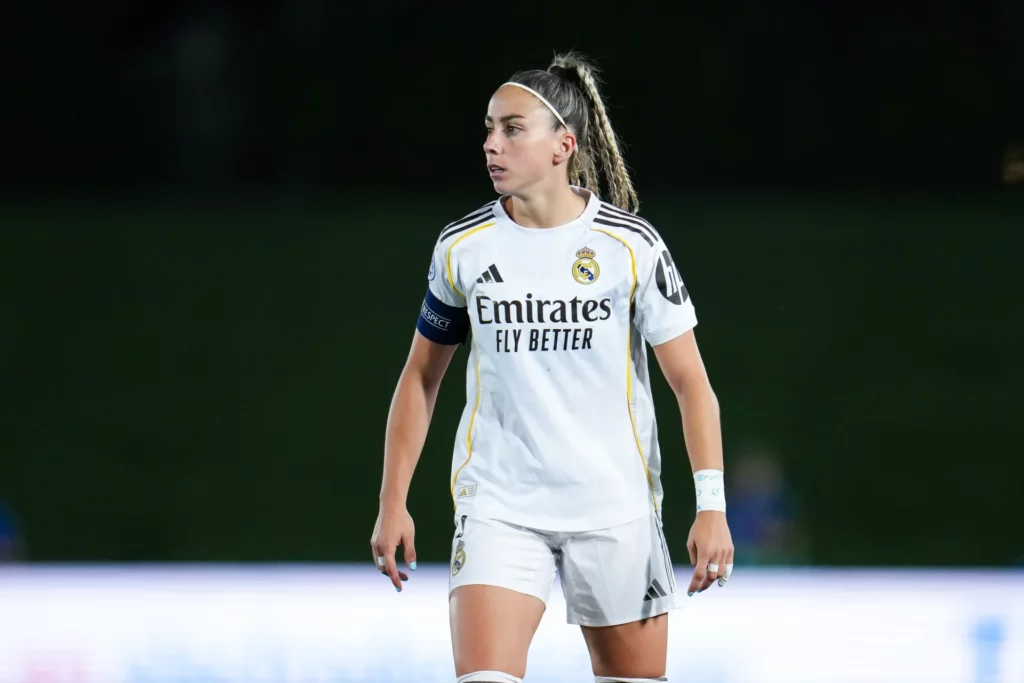 Athenea del Castillo, durante un partido con el Real Madrid.