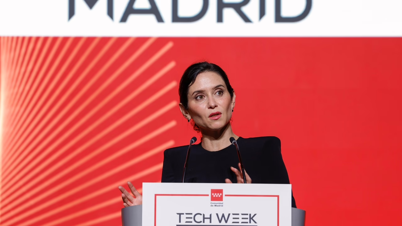 Ayuso protege el gasto social y fortalece su estrategia económica para 2026.