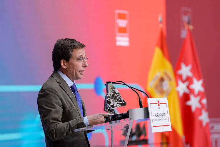 El Ayuntamiento de Madrid premiado por la Comunidad por su contribución a la formación del Consorcio Regional de Transportes.