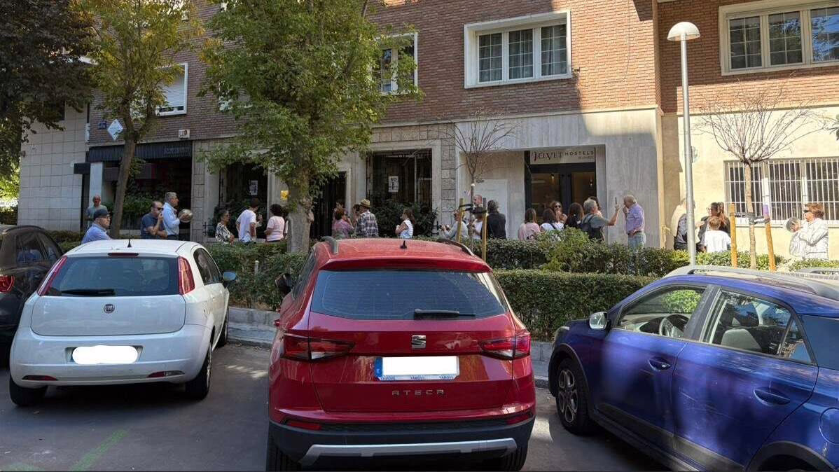 El controvertido albergue Parque Avenidas permanece operativo sin permisos desde hace 10 días.