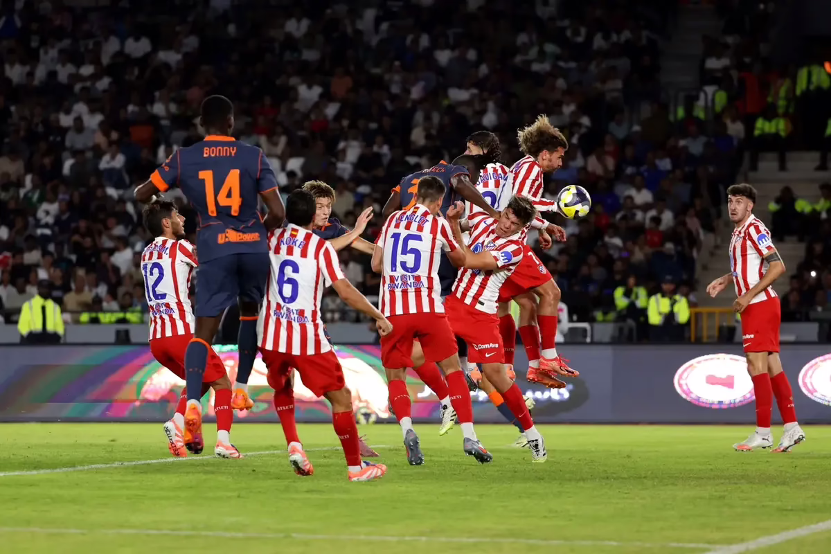 Razones detrás del amistoso de mitad de temporada entre Inter y Atlético de Madrid en Libia.