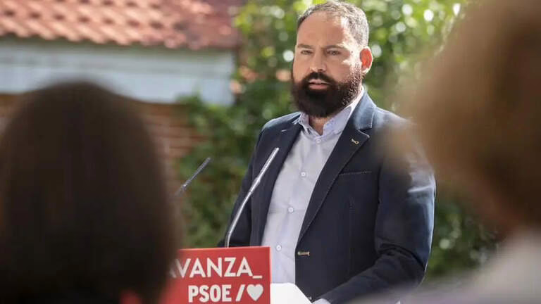La Guardia Civil señala al exgerente del PSOE, Mariano Moreno Pavón, por los pagos en efectivo en el caso Ábalos.