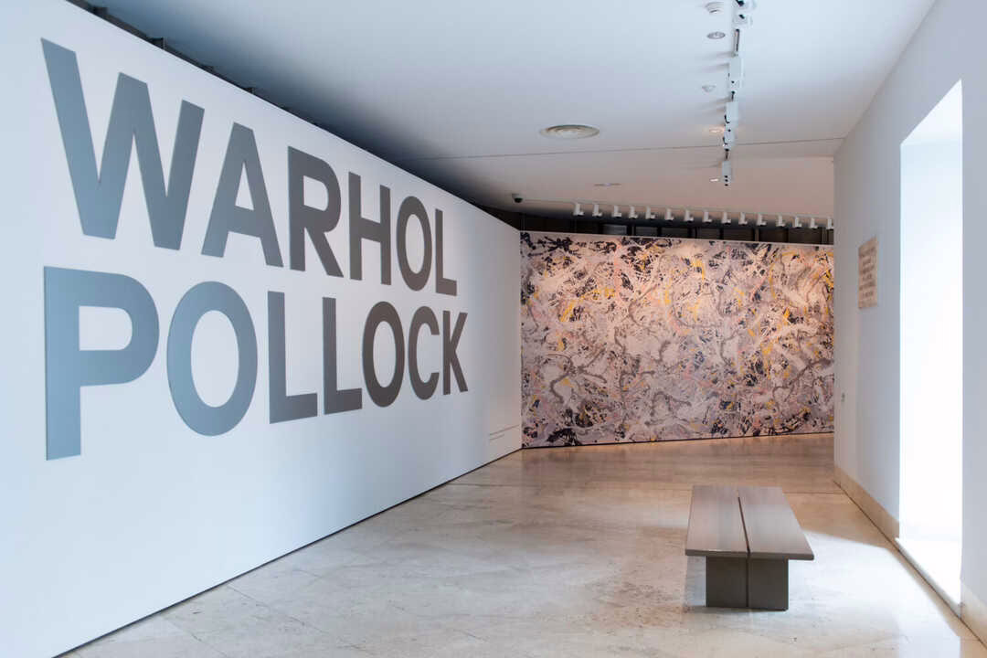 Más de un centenar de obras de Warhol, Pollock y otros artistas transforman el espacio artístico en el Museo Thyssen.