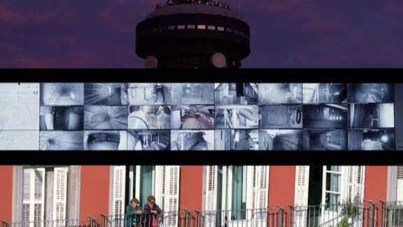 Instalación multimedia en Cibeles que explora las perspectivas de Madrid.