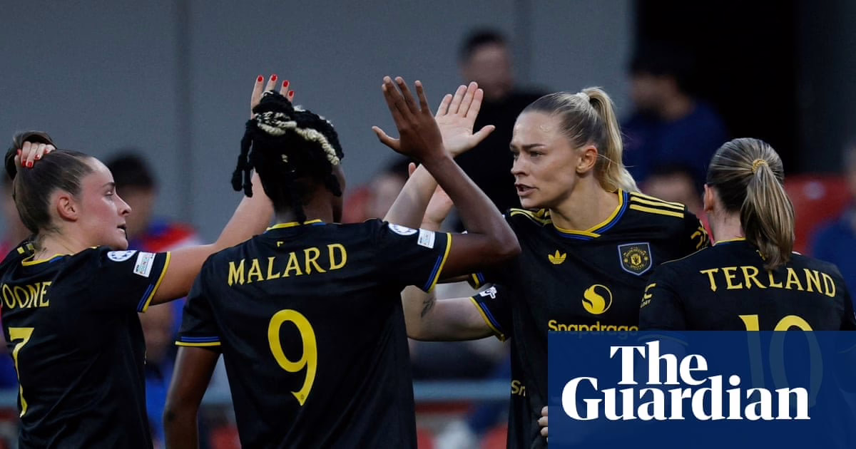 El Manchester United progresa gracias al tanto de Fridolina Rolfo contra el Atlético de Madrid.