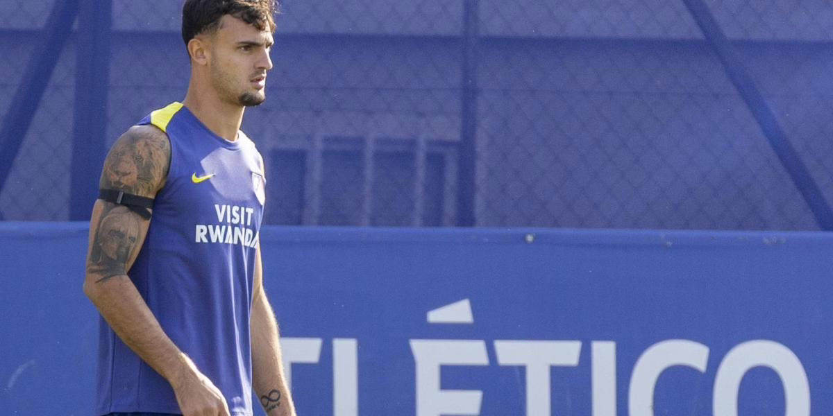 Simeone experimenta con Pubill como lateral derecho para el Inter.
