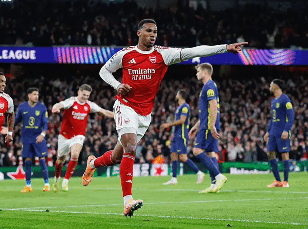 Arsenal continúa su trayectoria impecable en la Champions League tras aplastar al Atlético de Madrid.