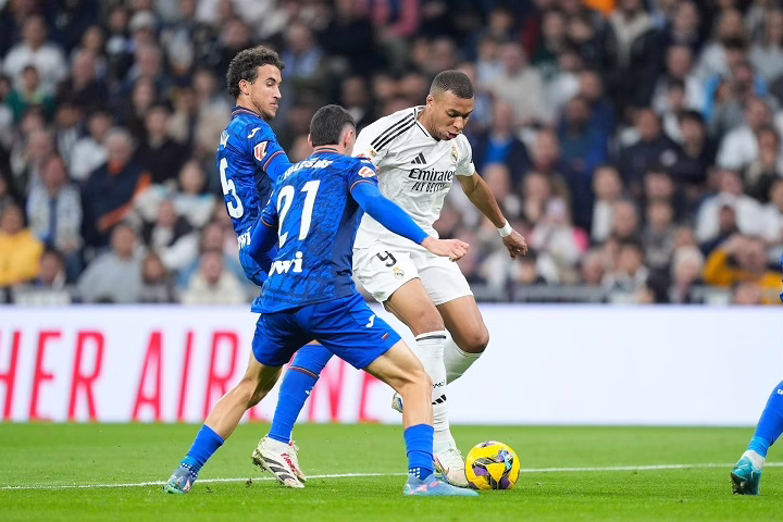El Real Madrid aspira a retomar la primera posición frente al Getafe.