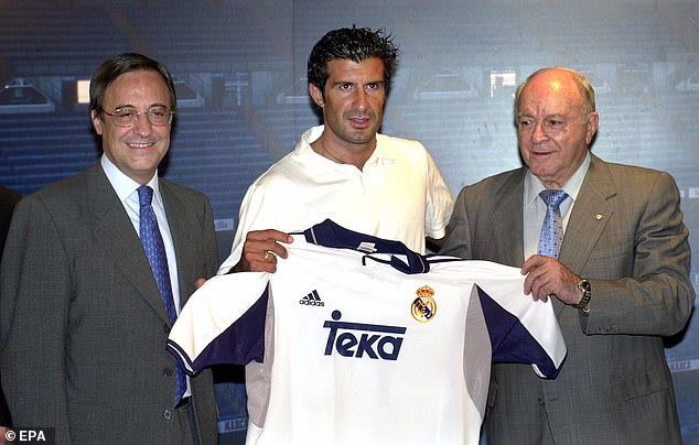 El presidente del Barcelona se ve compelled a pronunciarse tras la controversia generada por la aparición de la caja VIP de Luis Figo del Real Madrid, que ha provocado la ira de los aficionados.