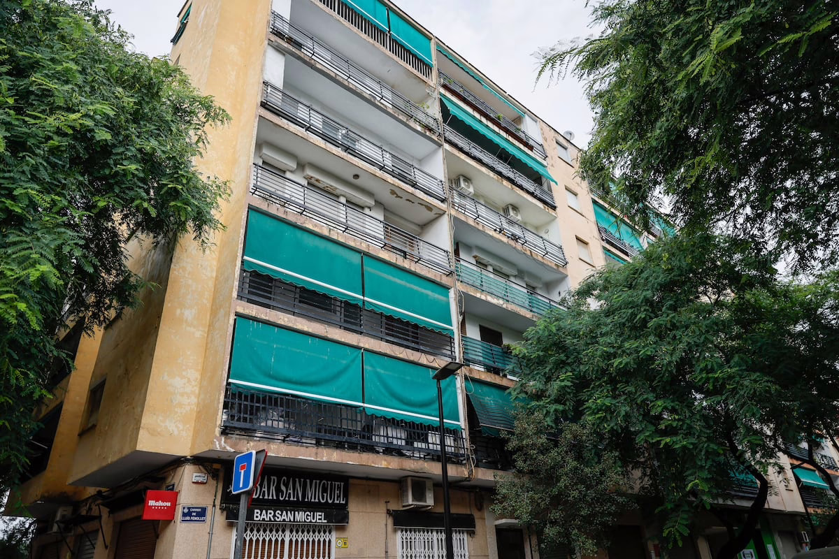 Enero de 2013: encuentro vecinal sobre la desaparición de Antonio Famoso, fallecido en su hogar en Valencia, España.