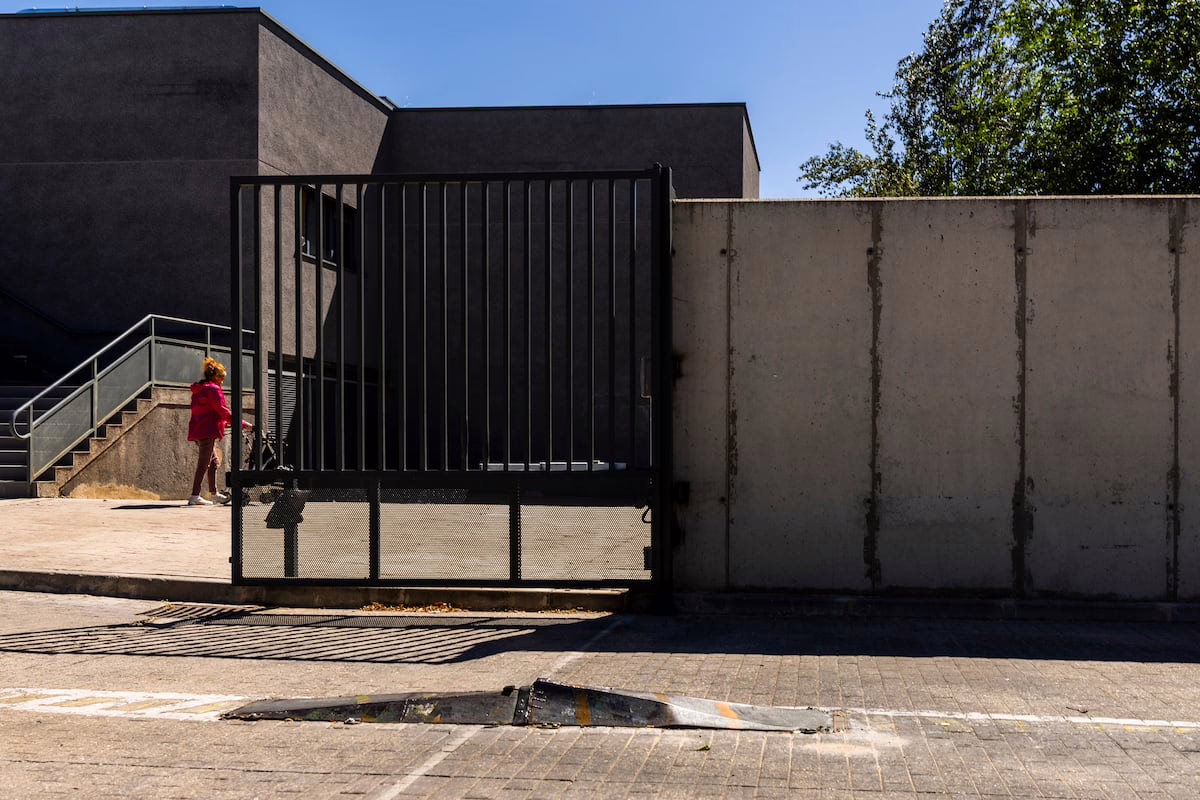 El Ayuntamiento de Madrid clausura el refugio para personas sin hogar en Barajas | Noticias de Madrid