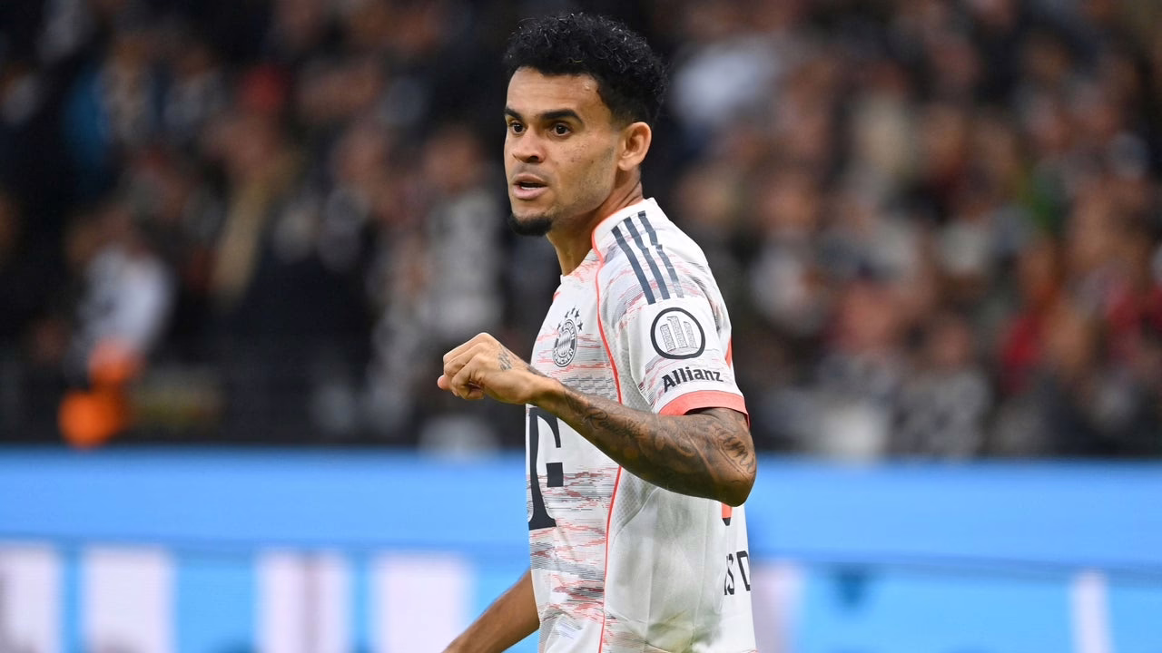 Luis Díaz destaca en la lista de colombianos más valiosos a nivel mundial.
