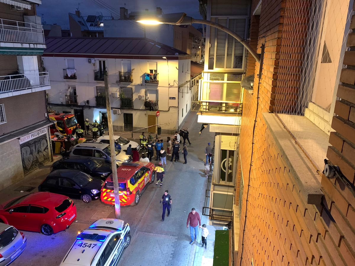 Desalojan un edificio en Vallecas ante el riesgo de colapso | Actualidad en Madrid