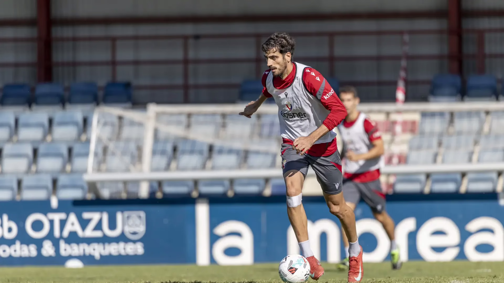 Osasuna se prepara con cinco entrenamientos para el encuentro contra el Atlético de Madrid.