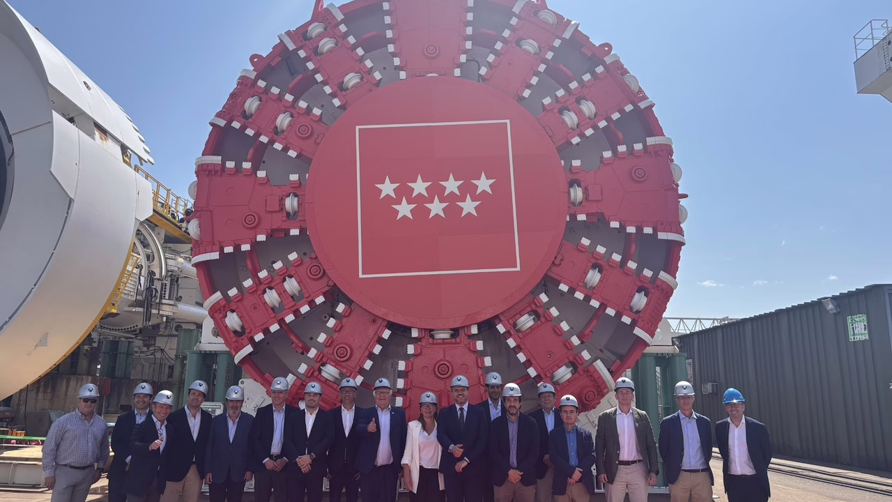 La máquina tuneladora "Mayrit" avanza en la expansión de la Línea 11 del Metro hacia Madrid.