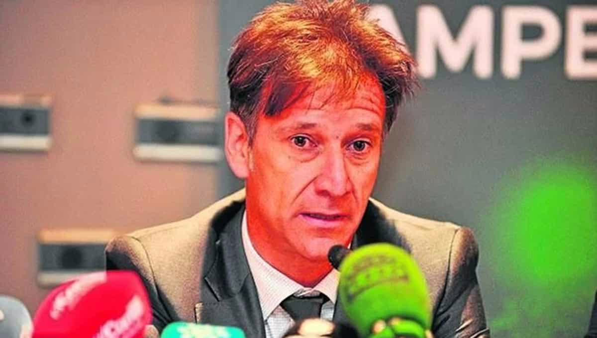 El reclamo de Alfonso al Betis: "Tienen que hacerme un homenaje que he firmado"