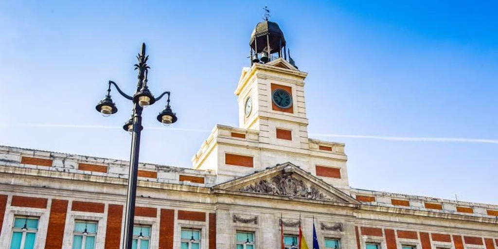 La Academia de la Historia conecta la Real Casa de Correos con la Ilustración y critica al Gobierno por su etiqueta de 'Lugar franquista'.