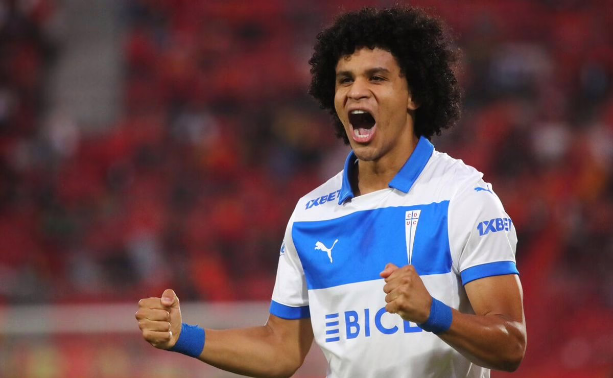 U. Católica, con un espectacular gol de Bello, vence a Ñublense y se coloca como el único perseguidor de Coquimbo.