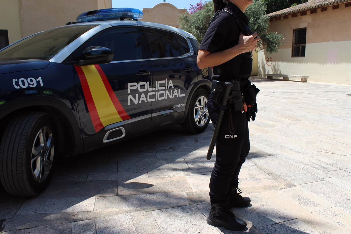 Arrestan a un hombre de 45 años por apuñalar a una mujer esta madrugada en Usera.