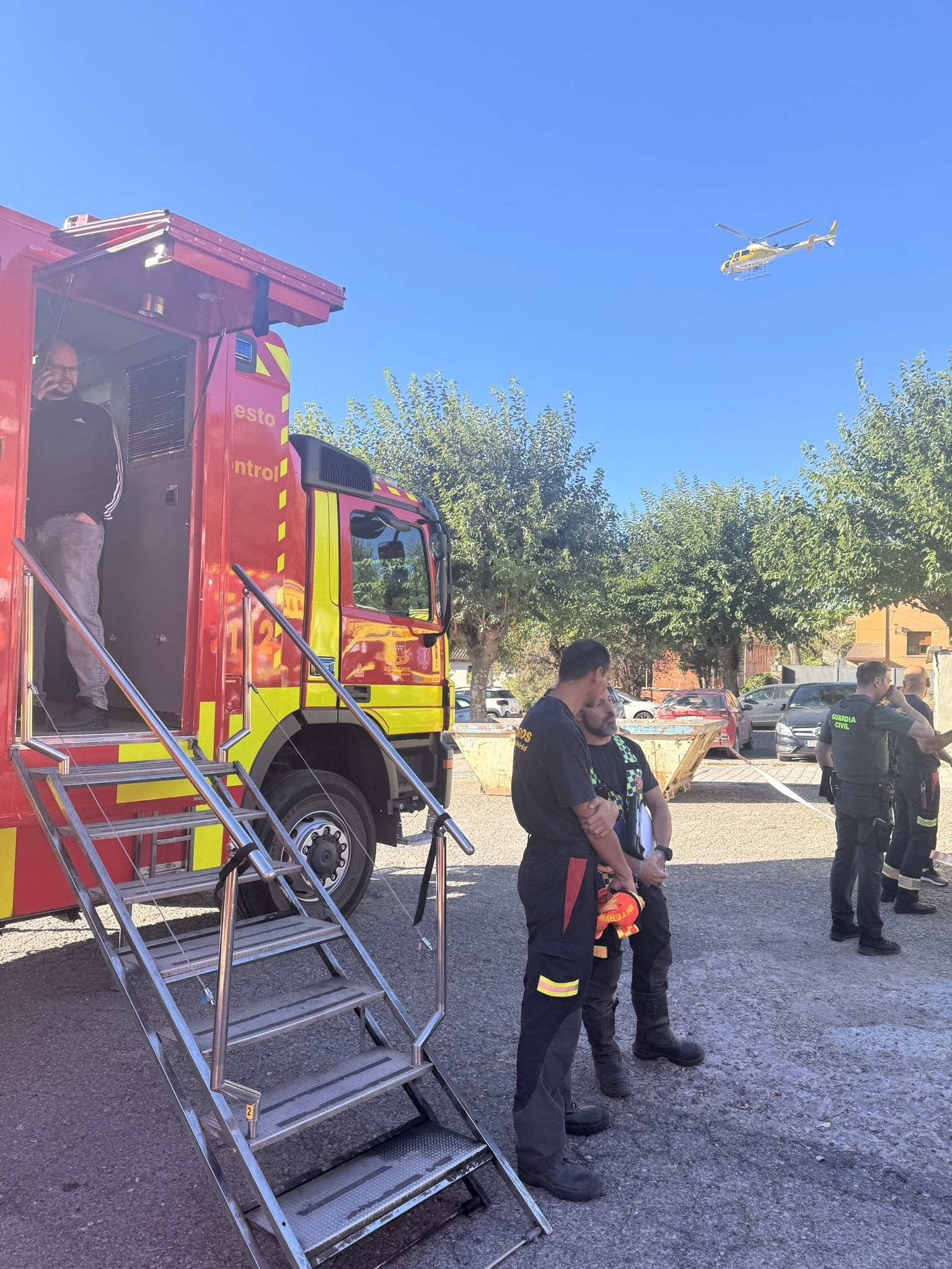 Bomberos de Madrid Aumentan las Operaciones para Encontrar a un Joven con TEA Perdido en Bustarviejo
