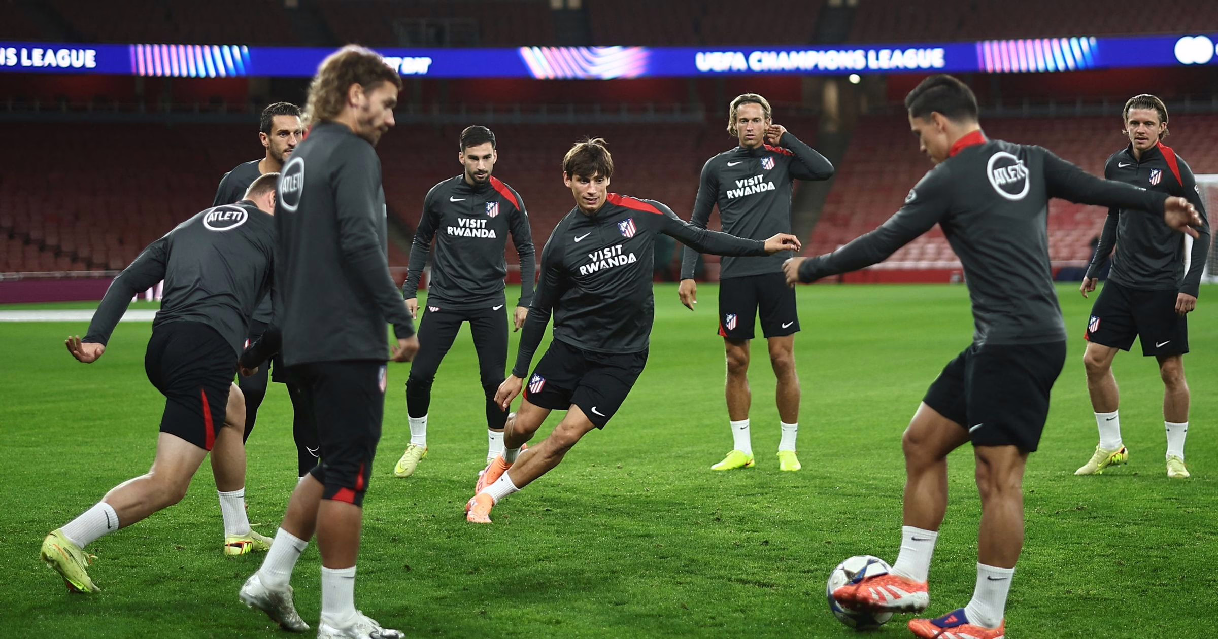 Champions League 25/26 | Increíble situación del Atlético en el Emirates: Sin agua caliente en las duchas y reclamación oficial a la UEFA - Fútbol en video.