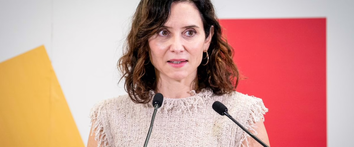 Ayuso viaja nuevamente a Estados Unidos en busca de inspiración para su Fórmula 1 VIP.