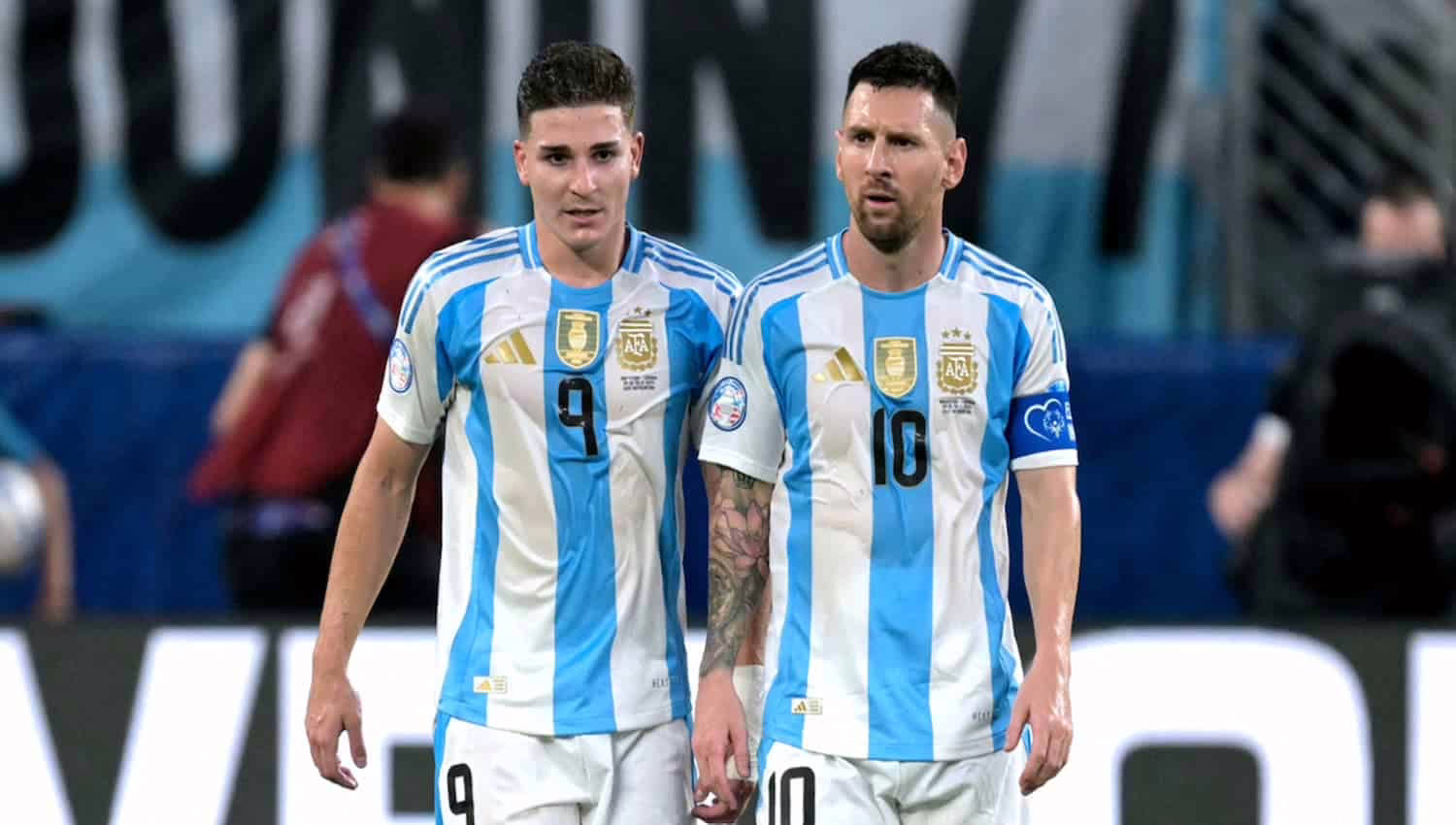 Julián Álvarez se nutre de la experiencia de Leo Messi