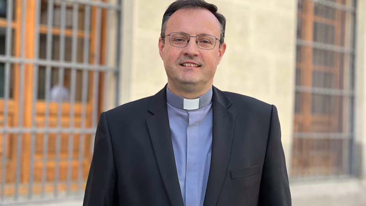 El obispo auxiliar de Madrid, de 50 años, padeció un ataque al corazón.
