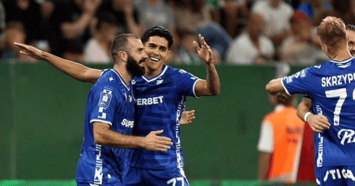 El Lech Poznan de Luis Palma enfrenta una humiliación en la Conference League.