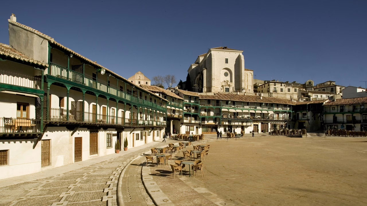Aquí tienes dos localidades de Madrid que figuran entre los pueblos más encantadores de España.