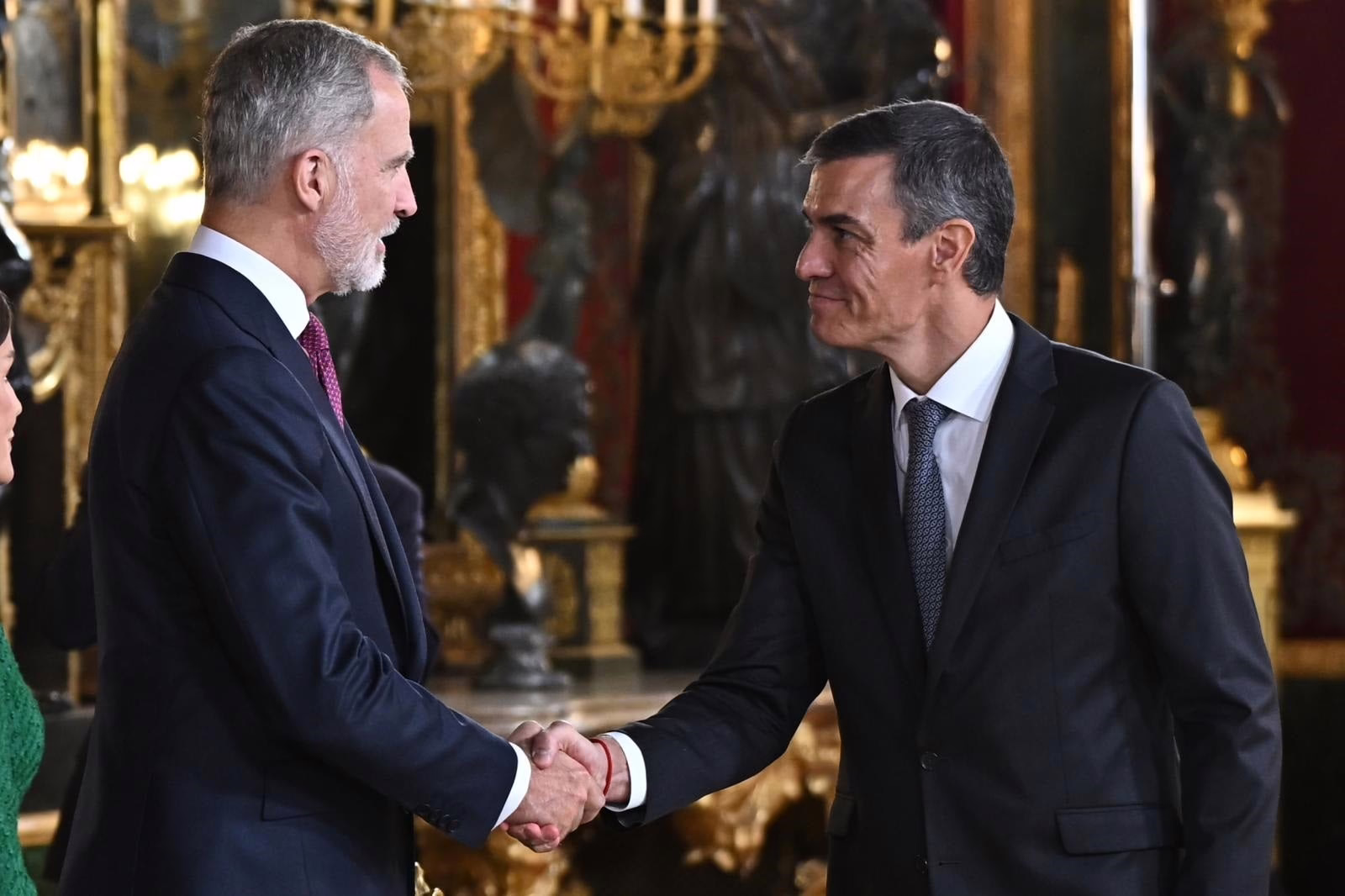 La huida de Sánchez define la recepción del 12 de octubre en el Palacio Real.
