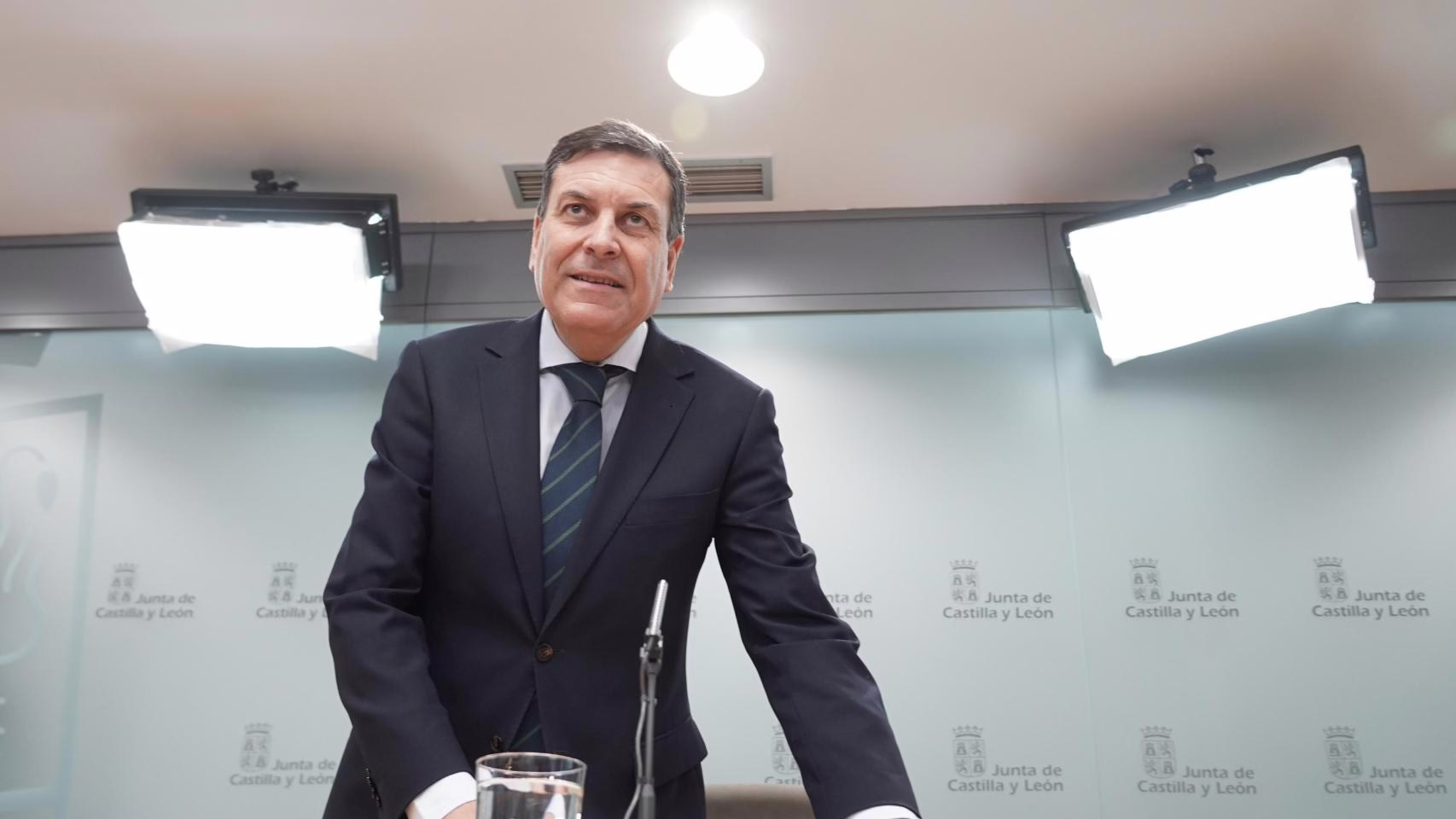 La negativa de la oposición a los decretos de la Junta obstaculizará la formación del grupo B y la designación como bomberos forestales.