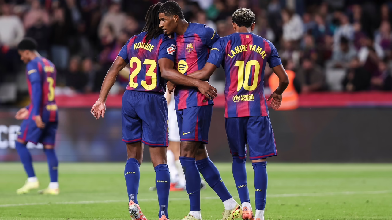 Triunfo del Barcelona sobre el Elche (3-1) en un partido significativo.